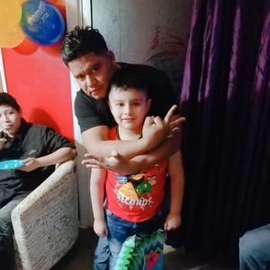 Meet your Posher, Cesar